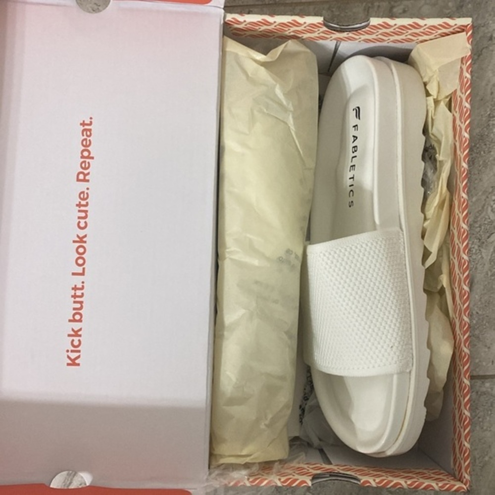 Fabletics White Pool Slides Sandals New In Box - Picture 3 of 5